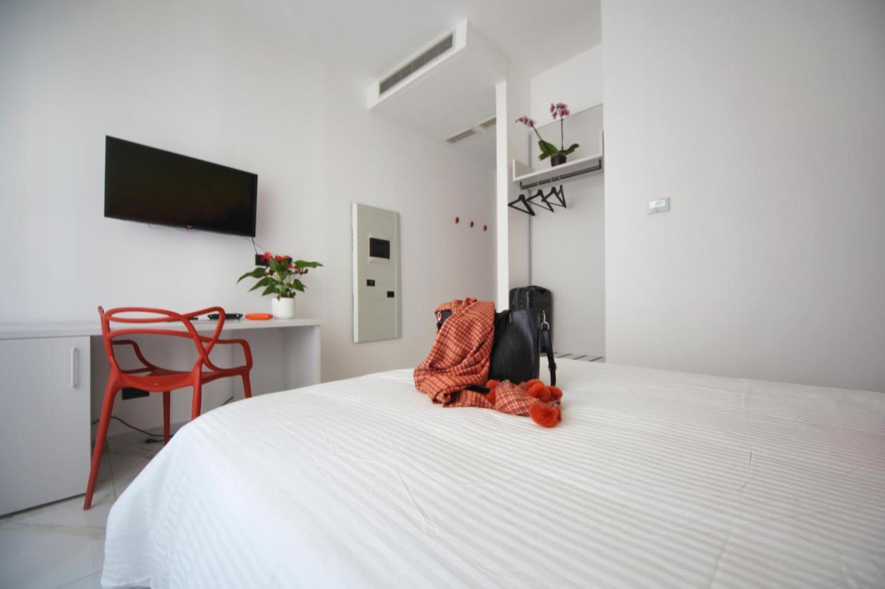Be-Coloured Hotel Napels Buitenkant foto