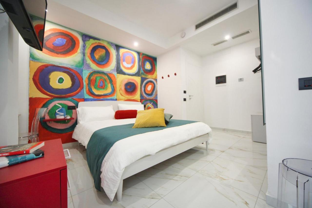 Be-Coloured Hotel Napels Buitenkant foto