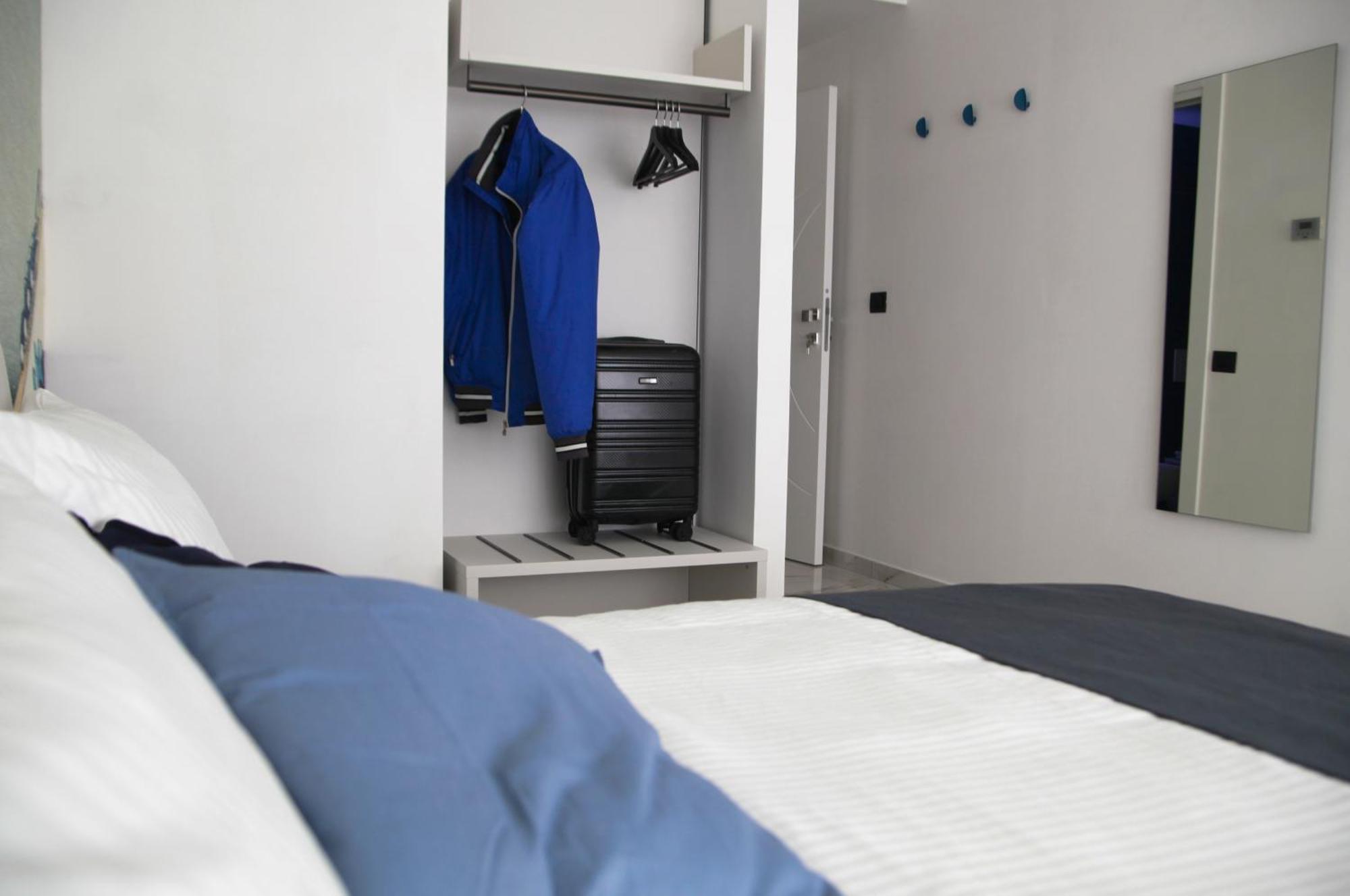 Be-Coloured Hotel Napels Kamer foto